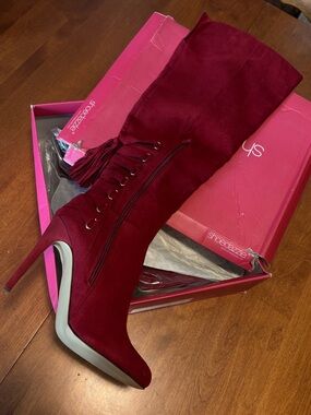 Shoedazzle Jemiah in Red